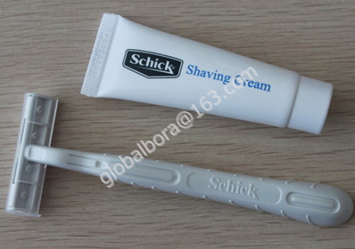 Schick Shaving Kit